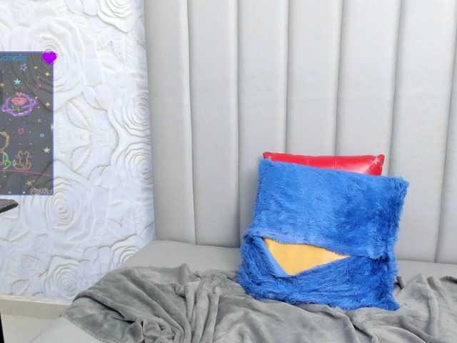 Amelia02 live cam on BongaCams