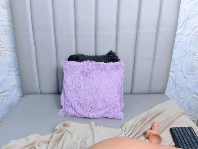 Amelia02 live cam on BongaCams