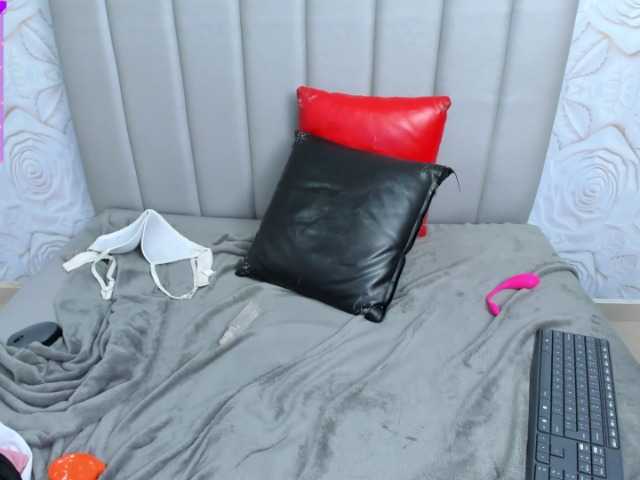 Amelia02 live cam on BongaCams
