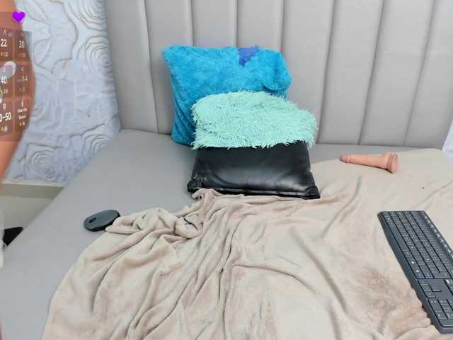 Amelia02 live cam on BongaCams
