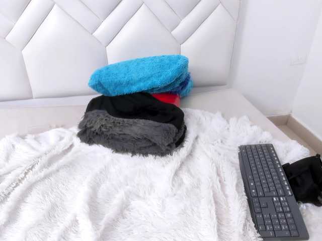 Amelia02 live cam on BongaCams