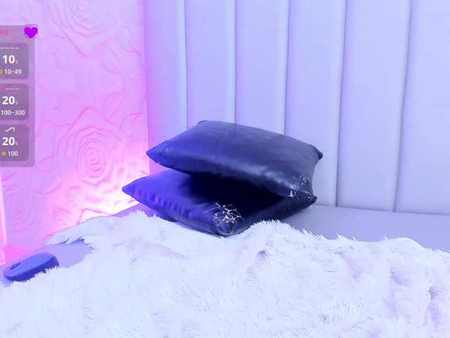 Amelia02 live cam on BongaCams