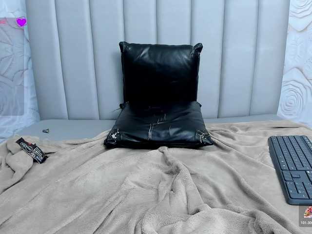 Amelia02 live cam on BongaCams