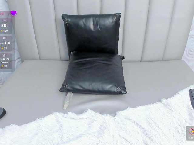 Amelia02 live cam on BongaCams