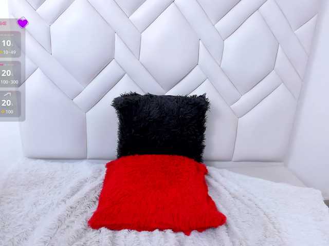 Amelia02 live cam on BongaCams