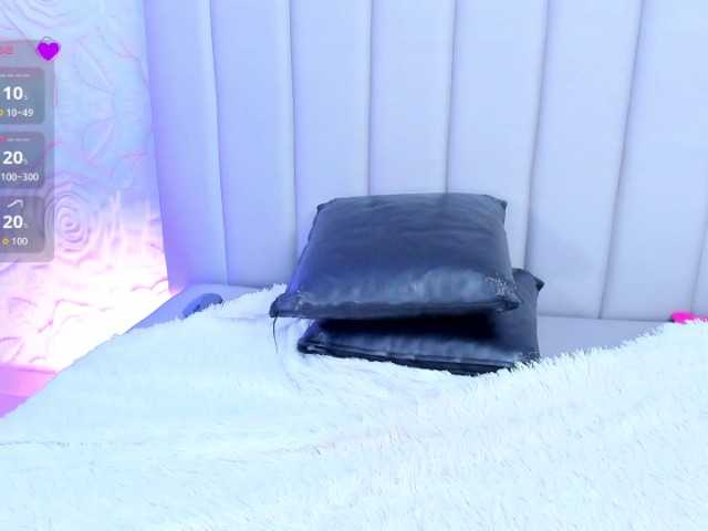 Amelia02 live cam on BongaCams