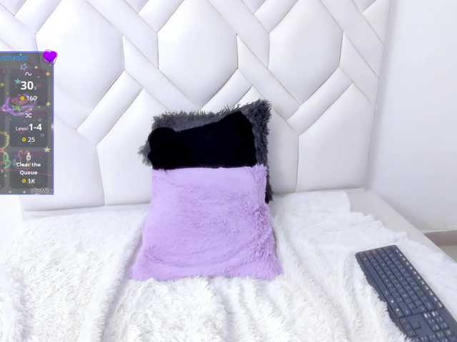 Amelia02 live cam on BongaCams