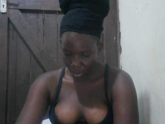 Africangoddess22 live cam on BongaCams