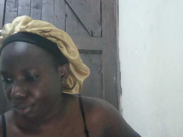 Africangoddess22 live cam on BongaCams