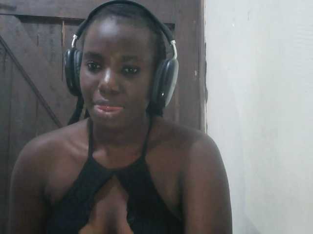Africangoddess22 live cam on BongaCams