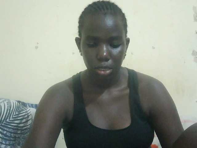 le modèle Africangoddess22 est en webcam porno dans un show sur le site bongacams, il possède les tags suivants: Ebony,Brunette,Trimmed