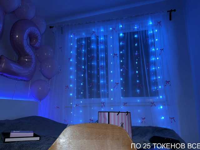 MichelleNiks live cam on BongaCams