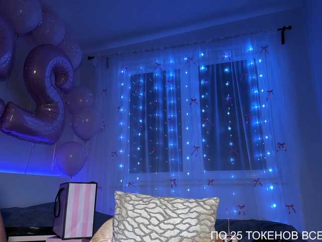 MichelleNiks live cam on BongaCams