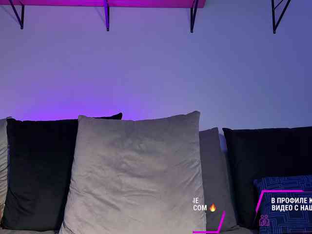 MyshkaNiks webcam
