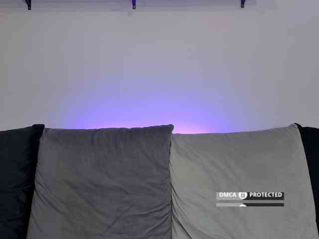 MyshkaNiks webcam