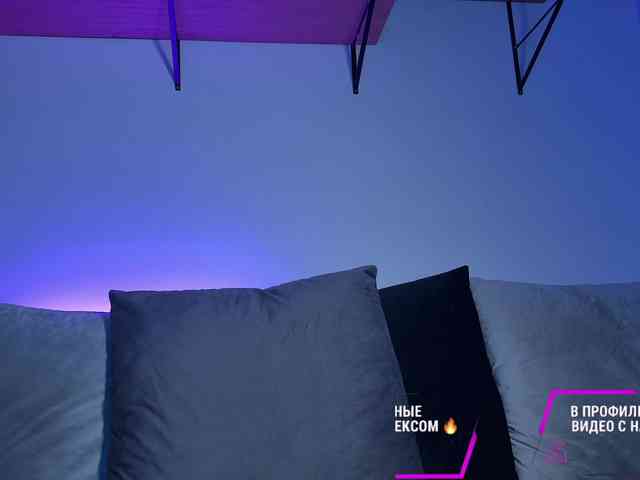MyshkaNiks webcam