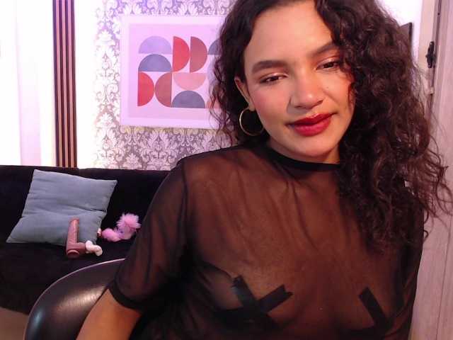 Nyxx-Velariia live cam on BongaCams