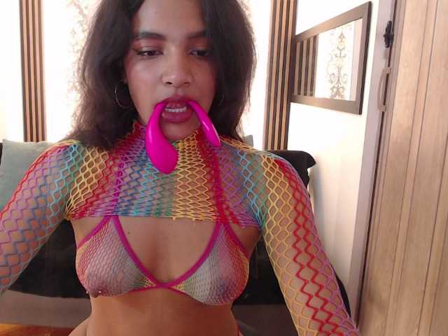 Nyxx-Velariia live cam on BongaCams