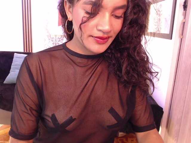 Nyxx-Velariia live cam on BongaCams