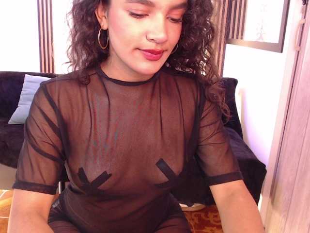 Nyxx-Velariia live cam on BongaCams