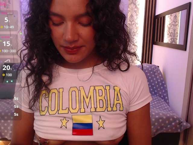 Nyxx-Velariia live cam on BongaCams