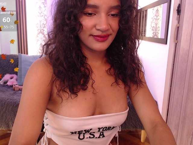 Nyxx-Velariia live cam on BongaCams
