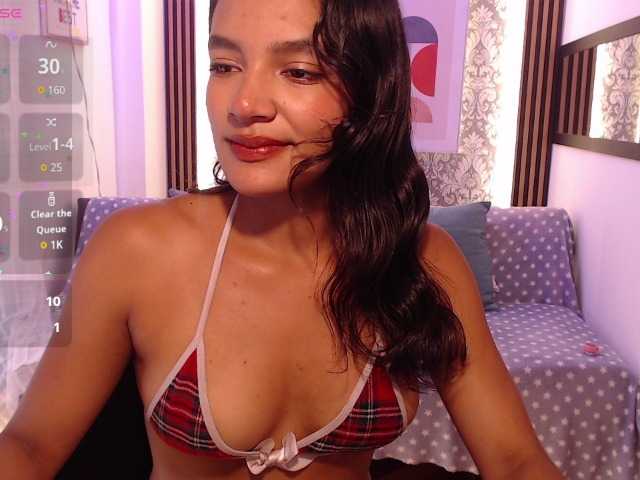 Nyxx-Velariia live cam on BongaCams