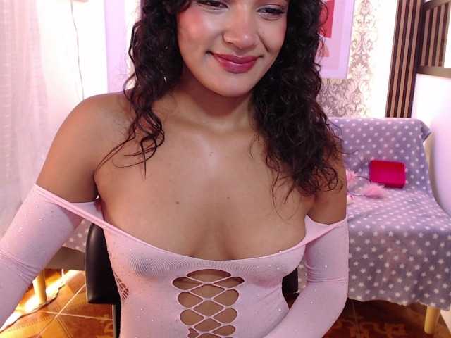 Nyxx-Velariia live cam on BongaCams