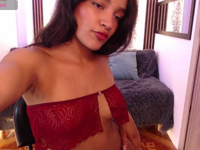 Nyxx-Velariia live cam on BongaCams