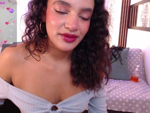 Nyxx-Velariia live cam on BongaCams