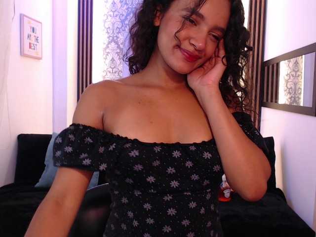 Nyxx-Velariia live cam on BongaCams