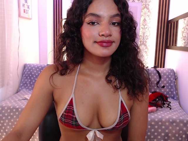 Nyxx-Velariia live cam on BongaCams