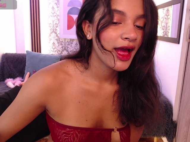 Nyxx-Velariia live cam on BongaCams