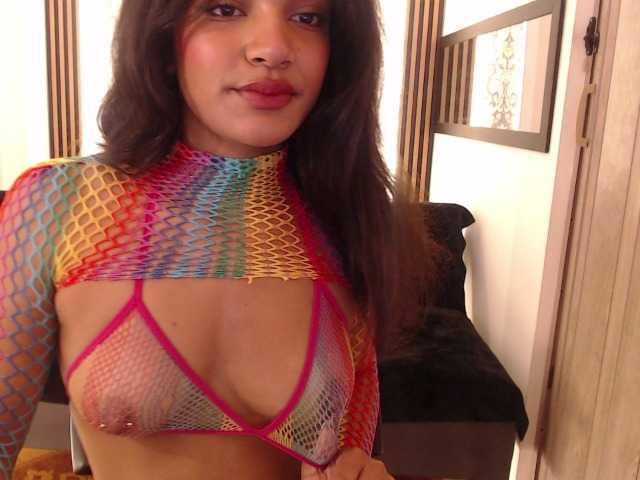 Nyxx-Velariia live cam on BongaCams