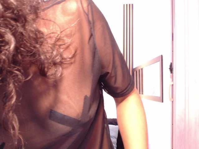 Nyxx-Velariia live cam on BongaCams