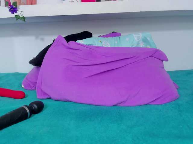 vickyflores's BongaCams show and profile