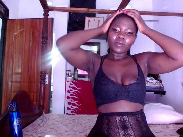 Cuddle-Cate's BongaCams show and profile