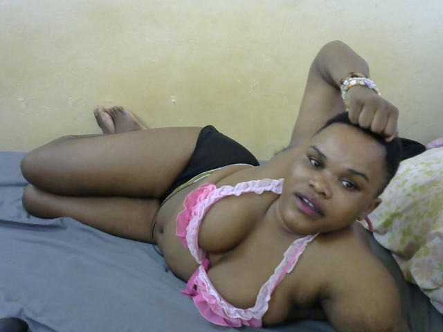 Nyarri live cam on BongaCams