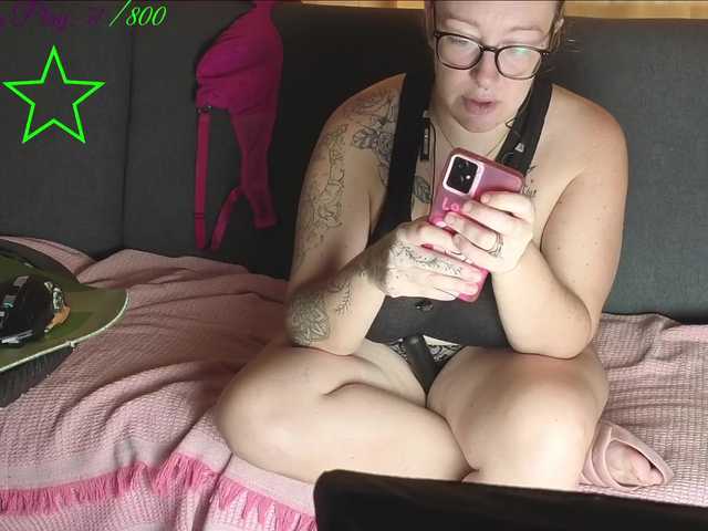 JadeStarUK live cam on BongaCams