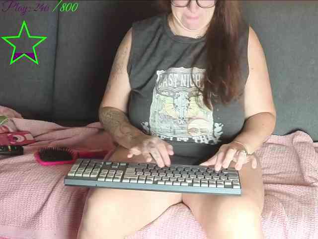 JadeStarUK webcam