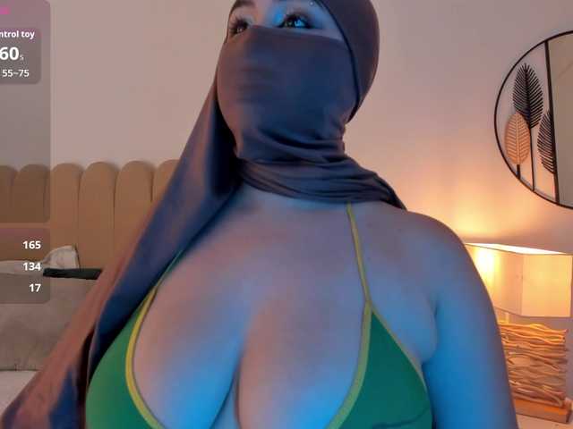 Amirah- live cam on BongaCams