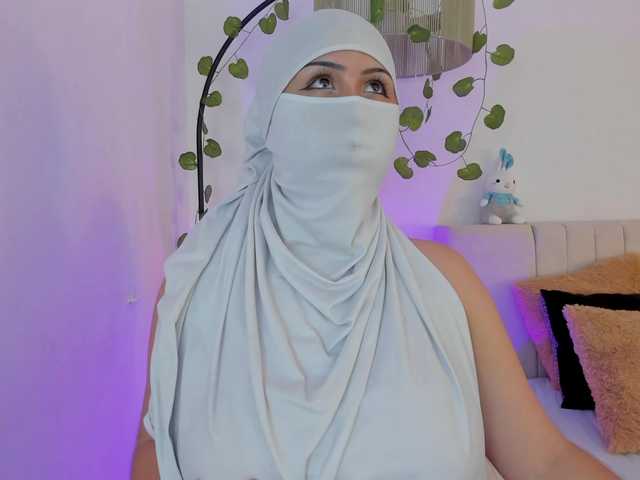 Amirah-'s BongaCams show and profile