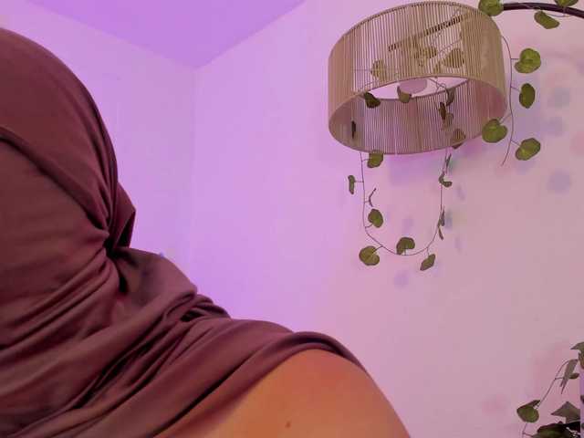 Amirah- live cam on BongaCams