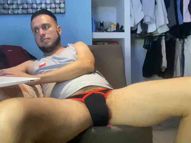 Alexitho35 Live Webcam on BongaCams