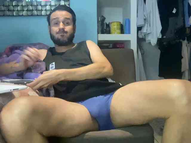 Alexitho35 Live Webcam on BongaCams