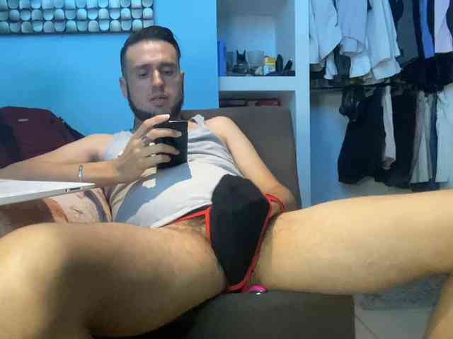 Alexitho35 Live Webcam on BongaCams