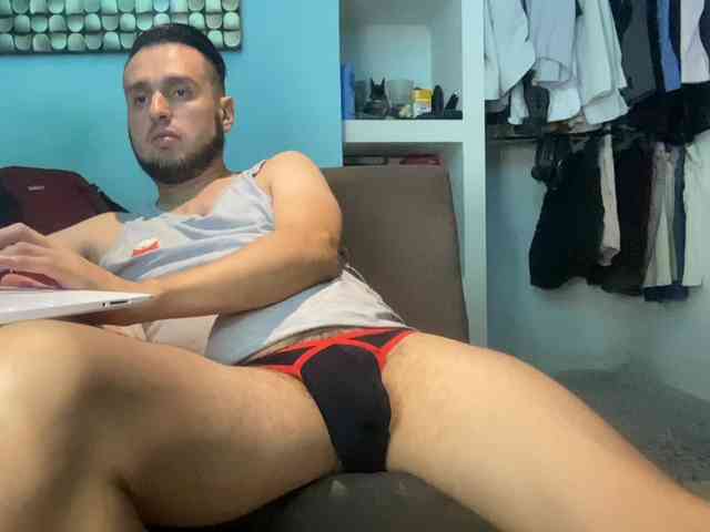 Alexitho35 Live Webcam on BongaCams