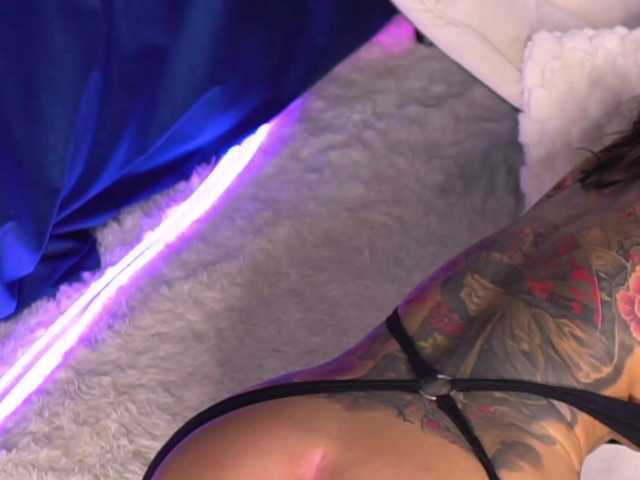 ScarletNoir live cam