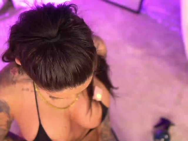 ScarletNoir live cam on BongaCams