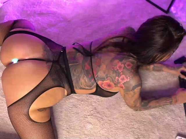 ScarletNoir live cam
